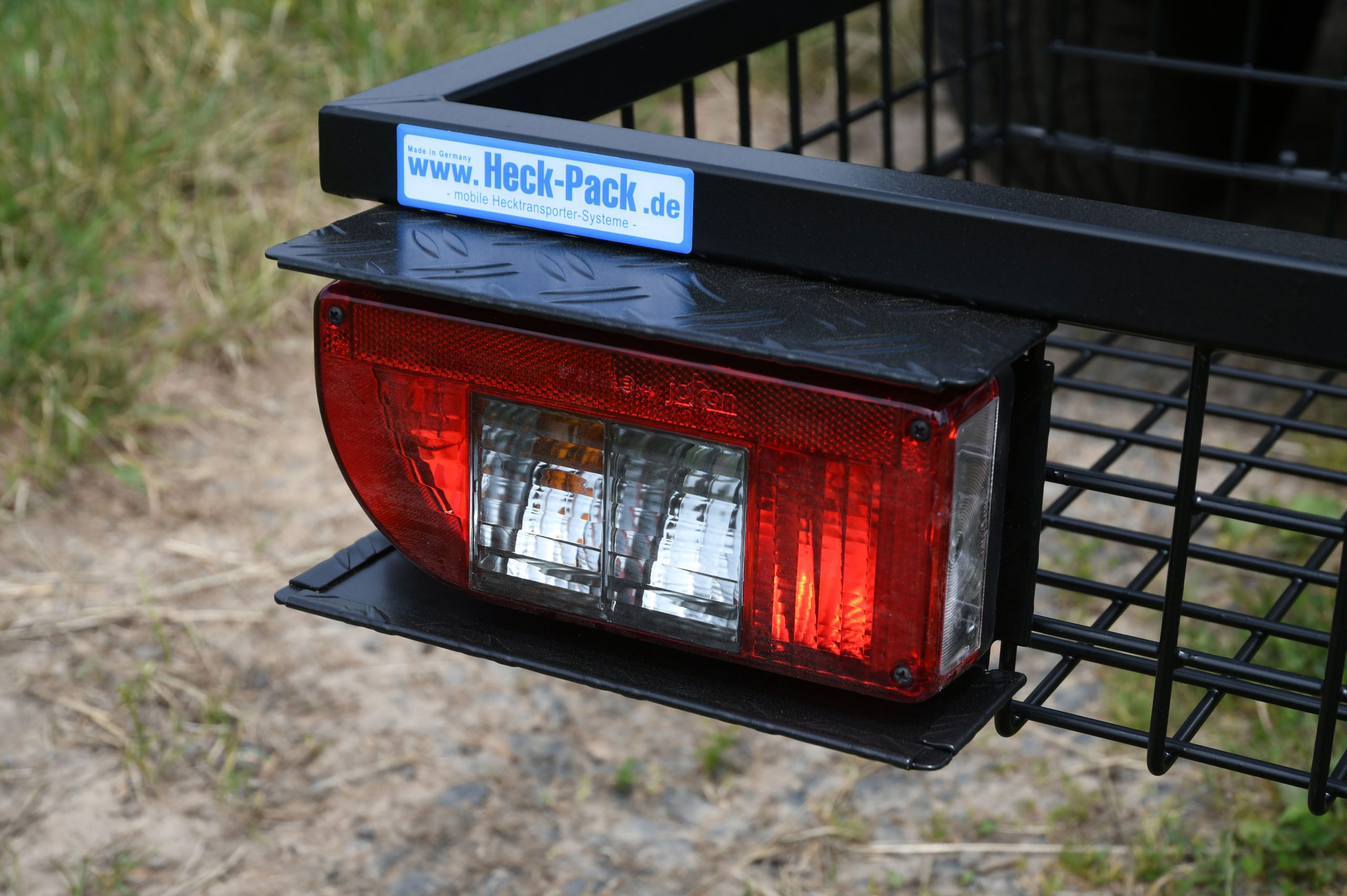 Beleuchtungssatz mit pulverbeschichteter Schutzeinrichtung, Schwarz, 13pol.