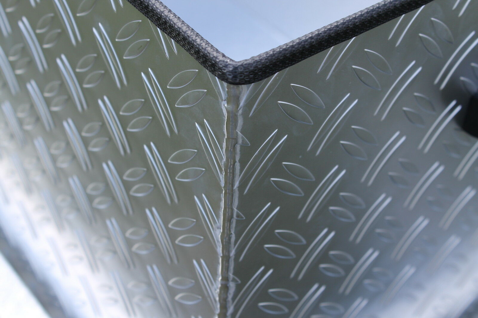 Transportbox aus Alu für Hecktransporter 1000x500x500 mm, verschraubbar mit HP, abnehmbarer Deckel