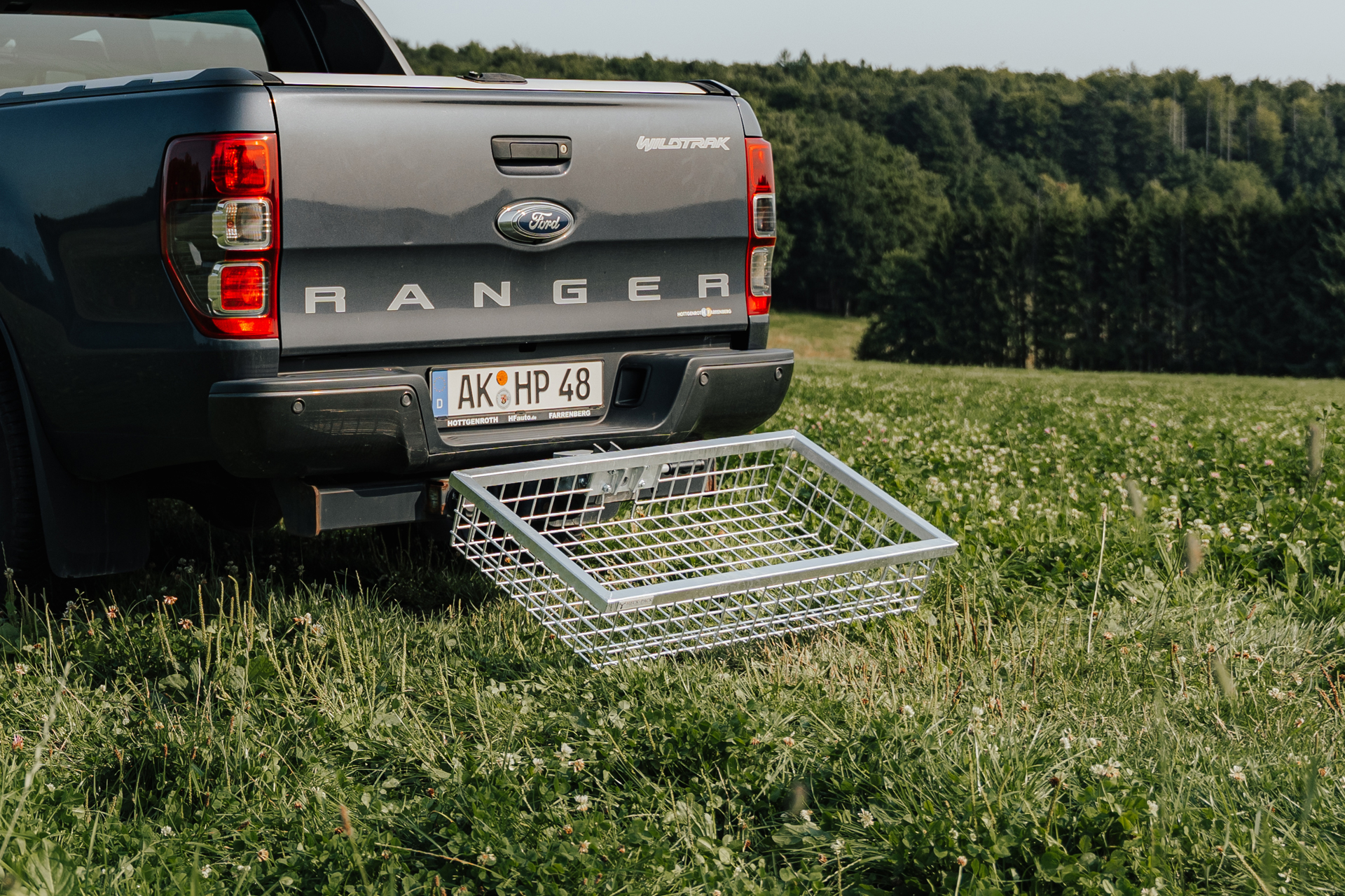 Hochklappbare Absenkvorrichtung aus Edelstahl