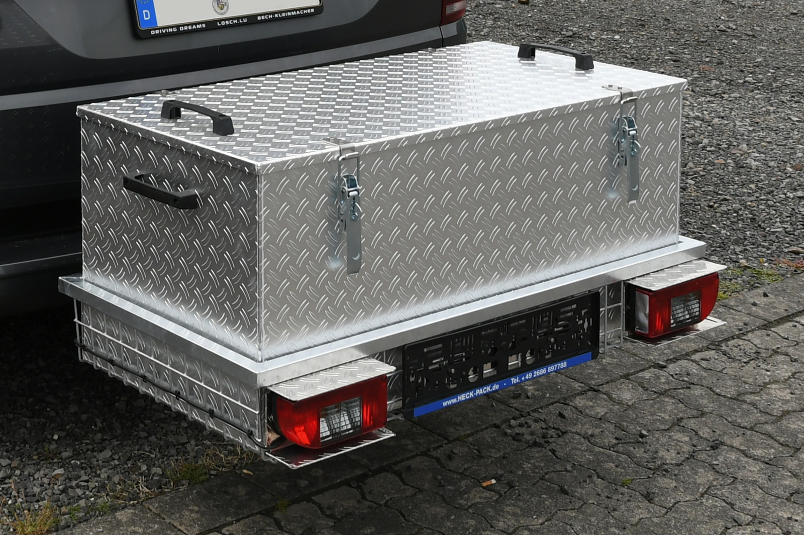 Transportbox aus Alu für Hecktransporter 1000x500x500 mm, verschraubbar mit HP, abnehmbarer Deckel