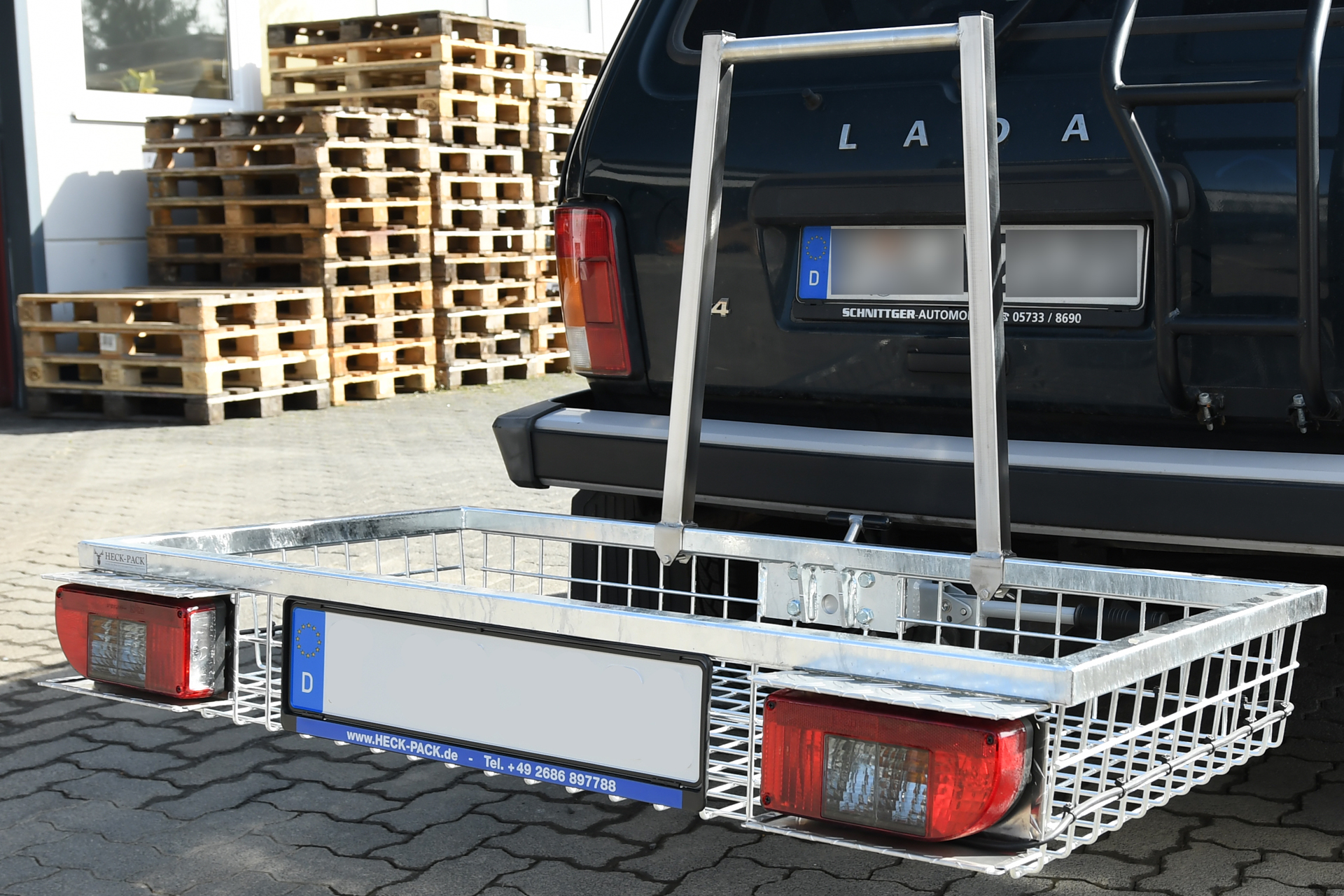 Rohrbügel zur Ladungssicherung aus Edelstahl